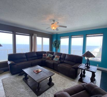Reclining couch for snoozing after a day on the beach...