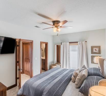 Guest Bedroom 1 (King)