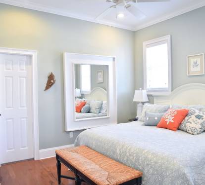Downstairs King with adjacent bunk room