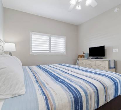 Guest Bedroom 1 (King)