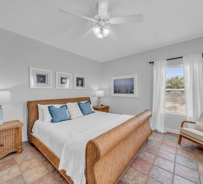 West king bedroom, 4k tv, en-suite bathroom