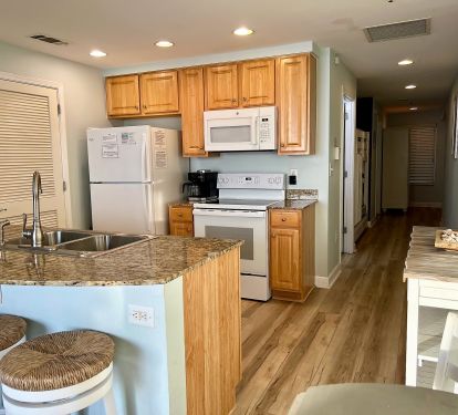 Fully equipped kitchen w/ Keurig Duo