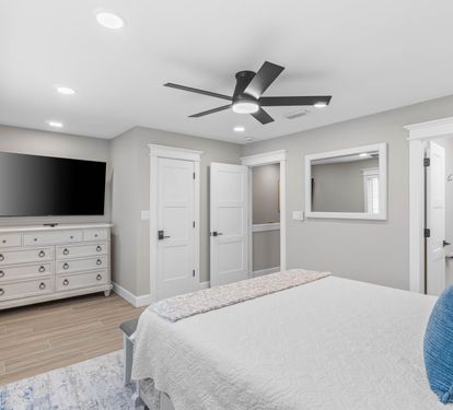 Master Bedroom (Queen)