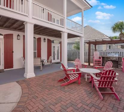 Grilling and entertaining areas perfect for groups.