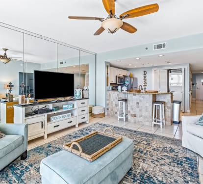 Spacious living room