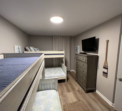 Bunk Room - All can see the HDTV