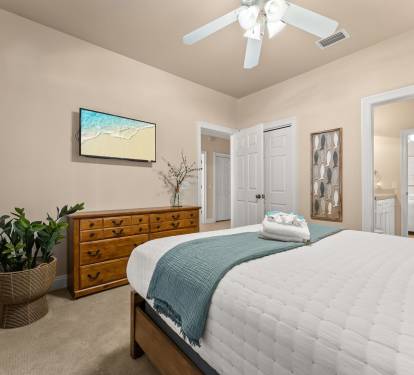 Guest Bedroom with Queen Bed