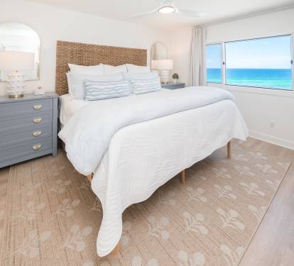 Master Bedroom - King Bed 