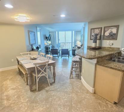 Dining/Kitchen