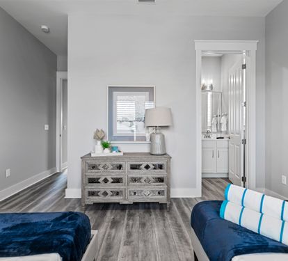 2 Queen Bedroom with en Suite Bathroom