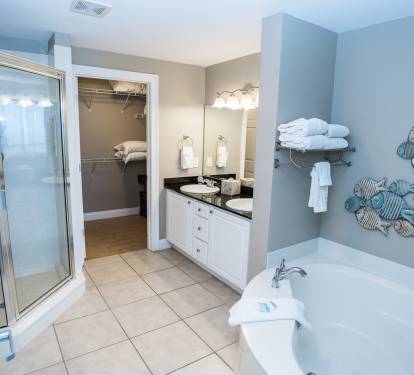 Soaking Tub, Shower, Double Sinks & Walk in Closet