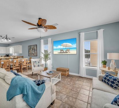 East living room, queen sleeper sofa, 4k tv
