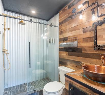 Fully equipped ensuite