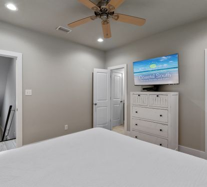 Downstairs Bedroom (King)