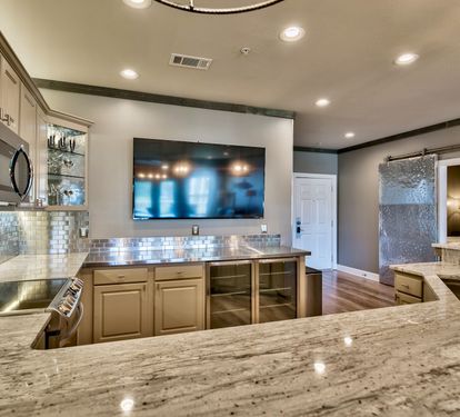 Eat-in Kitchen with Granite and Stainless counters
