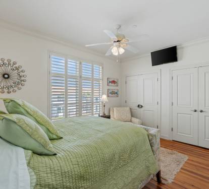 Guest Bedroom 1 (Queen)