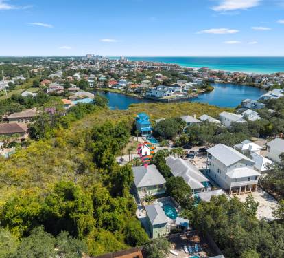 Located at the end of the street and minimal neighbors provide greater privacy and more peaceful environment 