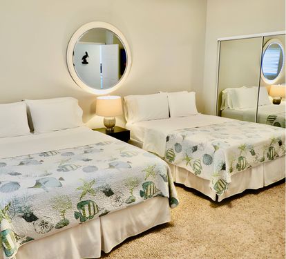 Bedroom 1 (2 Queen Beds)
