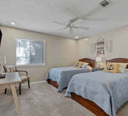 Guest Bedroom (2 Twins)