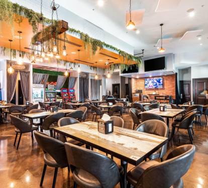 On-site restaurant space w/ lively seating and a relaxed dining vibe.