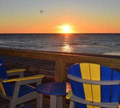 enjoy the sunsrises on the deck