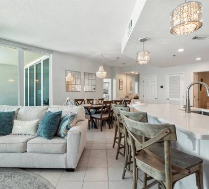 Kitchen/Living Area