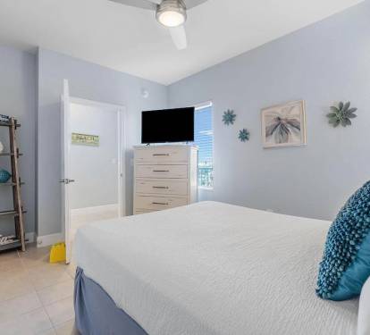 Queen Bedroom