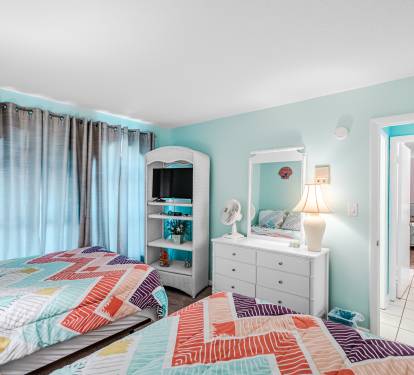 Guest Bedroom (2 Queens)