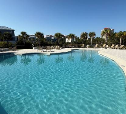 The crystal water of the community pool provides the perfect alternative to days when your staying off the sand.  The zero-level entry makes it easy for the kids to get in and out!