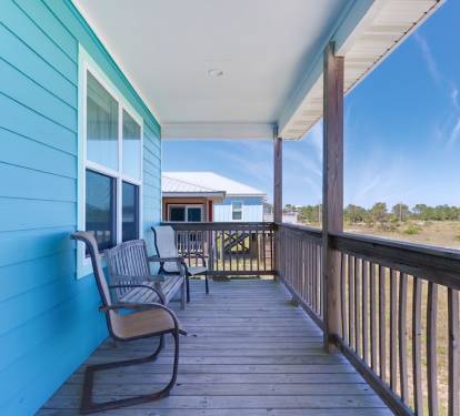 Large back deck to enjoy sunrise
