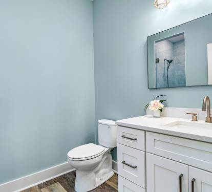 Upstairs King Bedroom 2 Ensuite Bathroom