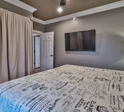 Guest King with Smart TV