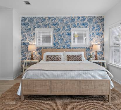 King size bed with ensuite