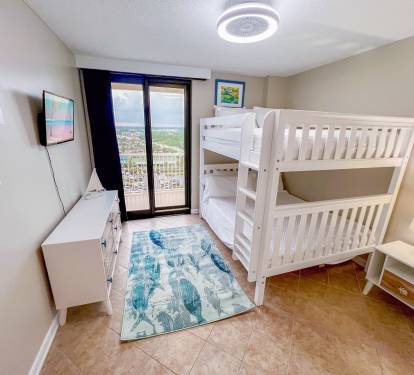 Q/Q Bunk room