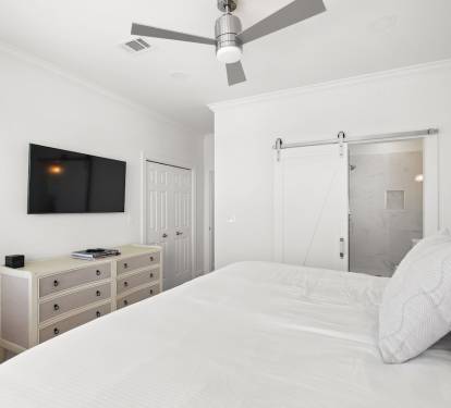 Third Floor: King Bedroom Ensuite