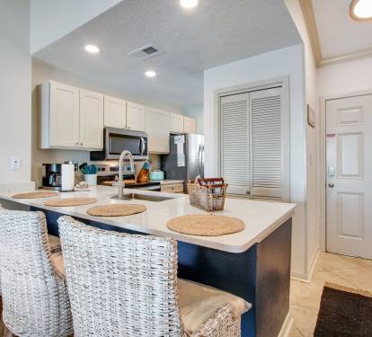 Kitchen & Dining