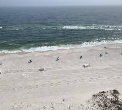 Beach facilities are right out front.  Rent chairs and umbrellas from the attendants March - October!