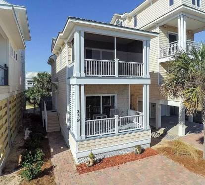 Single family home across from beach!  1200 sq ft!