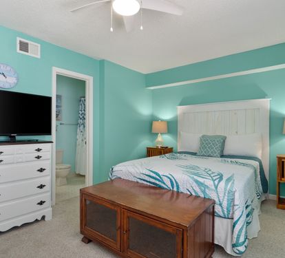 Guest Bedroom 1 (Queen)
