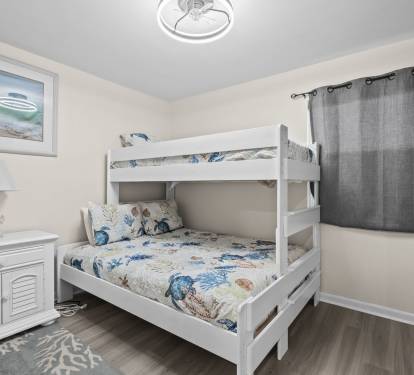 Guest Bedroom Queen Bed w/ TwinXL