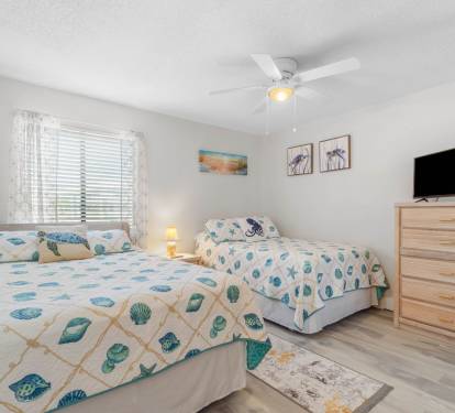 Guest Bedroom (Queen/Double)