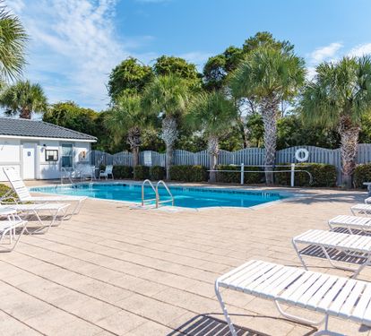 Second community pool with spacious sun deck