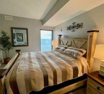 West Master bedroom King Bed