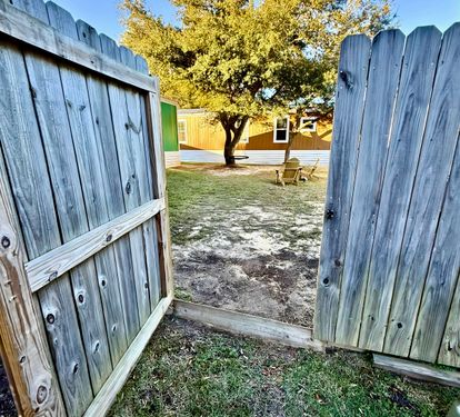 Access to Courtyard (left of Cottage 7)