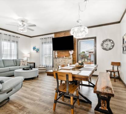 Living/Dining area