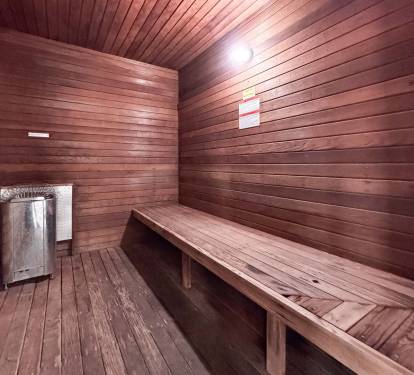 Dry Sauna - recently refinished.