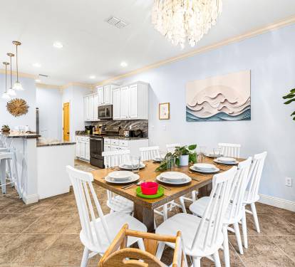 A high chair and plastic dishes for the youngest guests. We've thought of everything so you don't have to.