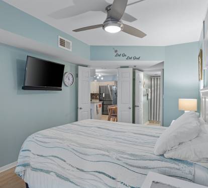 Master Bedroom (Queen)