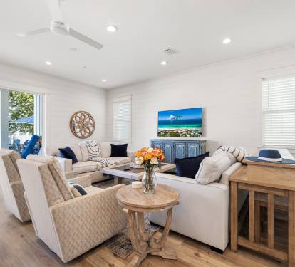 Living room just off the kitchen with comfortable seating