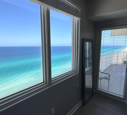 Oceanfront Oasis.  That's how this suite got its name.